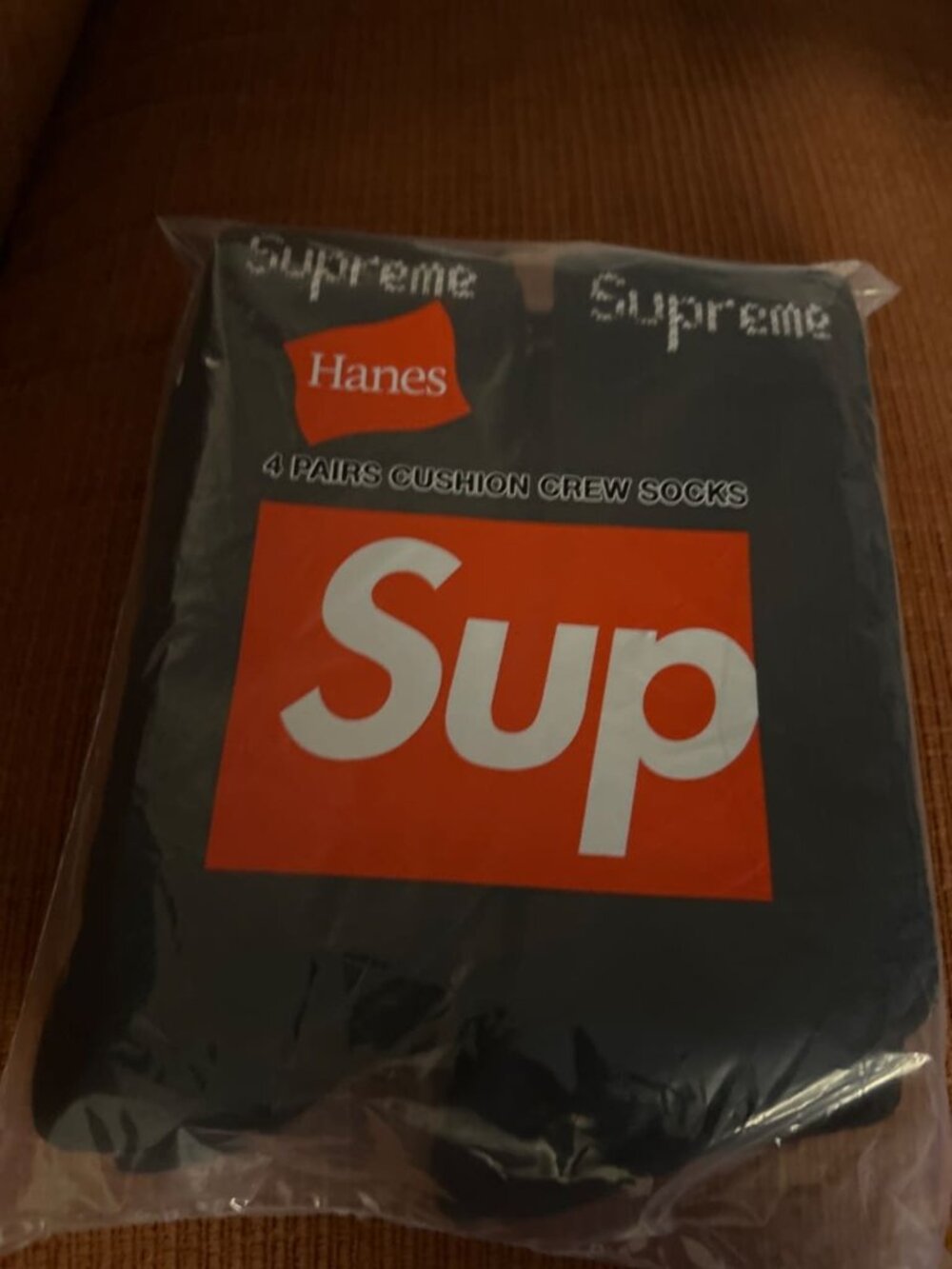Supreme Hanes Crew Socks (4 Pack) Black Size OS (Shoe Size 6-12) Brand New